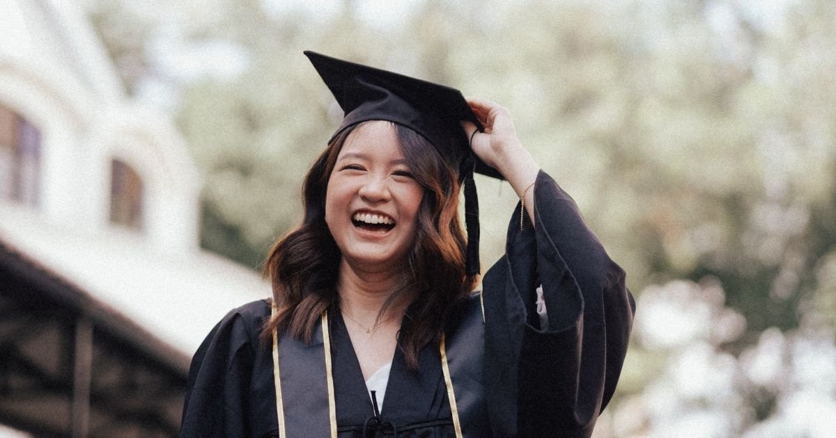 How to Start a New Life After College Graduation